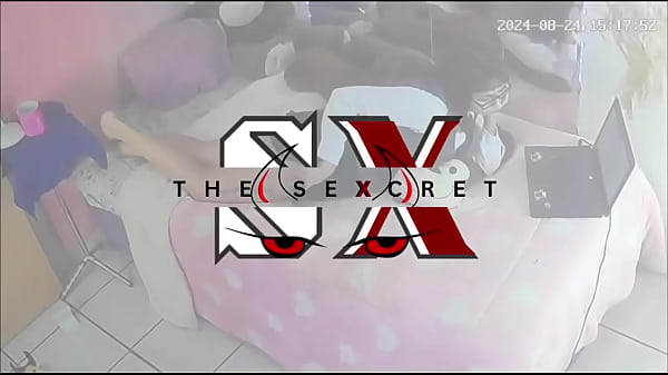 Mamá me enseña el arte de coger y a chupar polla y vagina. Alexxxa (NenaCaos , Charlie y Kenya SeXcret