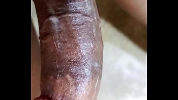 Wetjuicypussy1 a Nigerian girl ask this man to give her 20,000 for sex and the man do not have the money,him has to go on masupaytion in his house