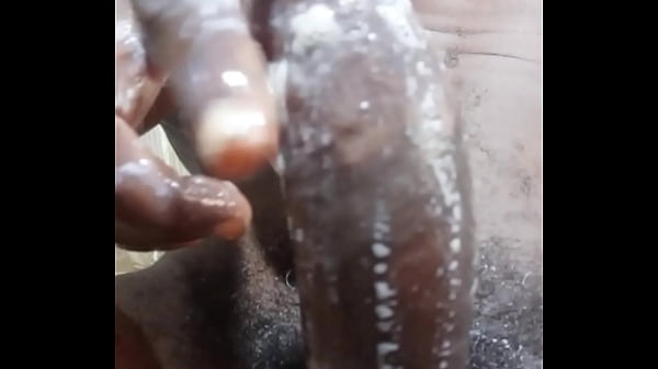 Wetjuicypussy1 element is the hotest Guy on xvidoe na from Lagos Nigeria