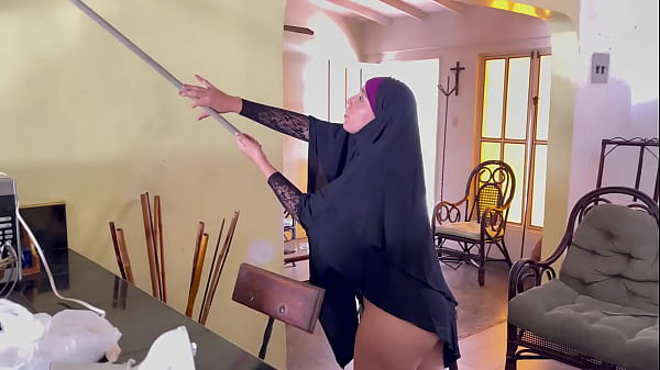 Arab Muslim stepmother in lingerie for her stepson