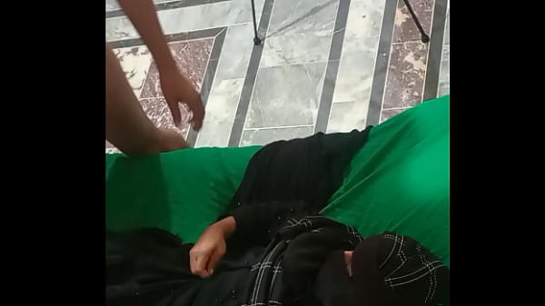 Desi hot muslim wife gets fucked hard in hindi