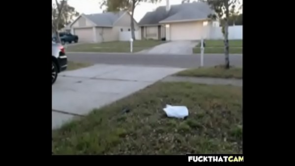 リル・C裸の逆立ち