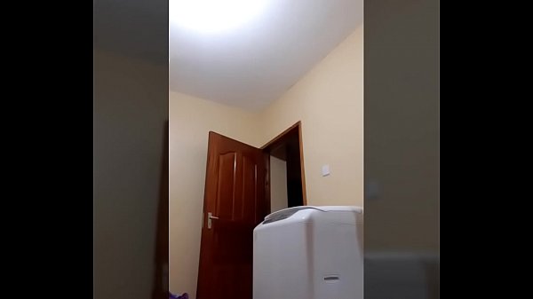 Malaya Wa Kenya Anatuma Nudes Kwa Mwanaume