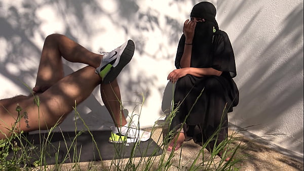 Risky Dick Flashing. I workout completely naked in front of a 70 year old arabic muslim granny in hijab