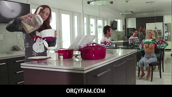 Stepdad’s Personal Porn Star On Christmas Eve- Emma Hix  – xvideos xxx porn xnx porno freeporn xvideo xxxvideos tits