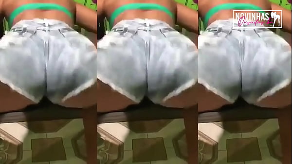 Compilação de Putinhas Dançando Twerk Rebolando a Bunda de Shortinho Curto Mostrando a Bucetinha