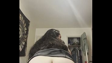 Twerking in a dressss – no panties