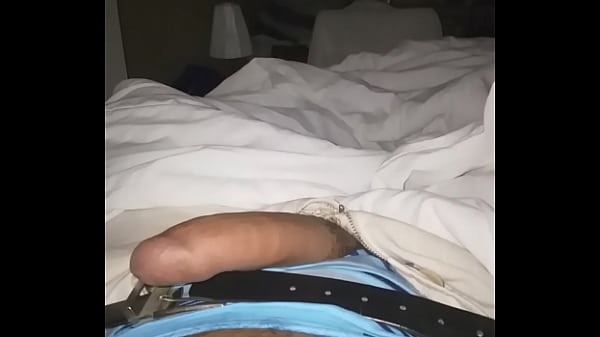 Uncut Batendo punheta