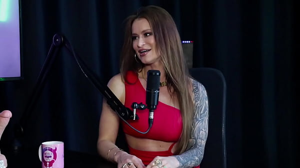 Acabou vazando o seu nude, a mãe ajudou em uma gravação e o sexo ainda tem muito tabu – Tati Weg (SHEER/RED)
